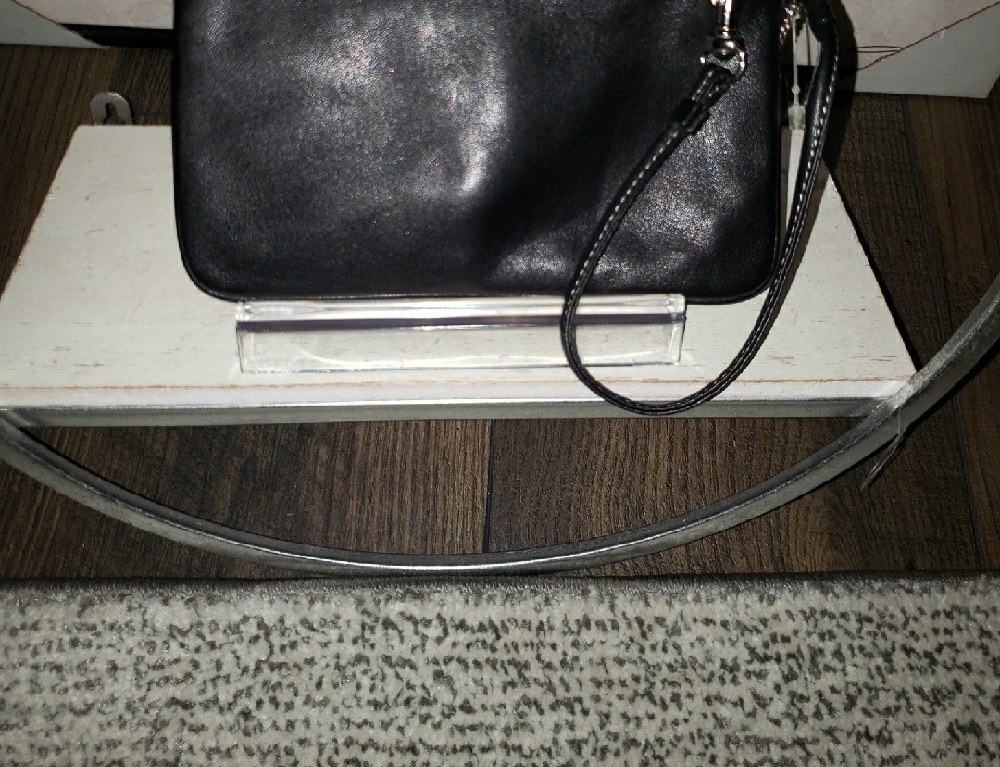 Coach Vintage Lambskin Wristlet - Picture 3 of 6